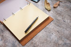 A4 Handmade Full Grain Tạp Chí da với Vòng chất kết dính bán buôn cổ điển Nhật ký kế hoạch máy tính xách tay - Product Image 5