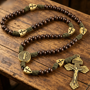 <span class=keywords><strong>Rosario</strong></span> Católico de Madera Verde Oliva con Cordón Paracord, Collar con Crucifijo de San Miguel, Cuentas de Oración y Medalla de San Benito - Product Image 1