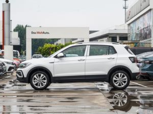 Voiture à essence V.<span class=keywords><strong>o</strong></span>.l.k.s.w. <span class=keywords><strong>g</strong></span>.e.n <span class=keywords><strong>T</strong></span>.-.C.<span class=keywords><strong>R</strong></span>.<span class=keywords><strong>O</strong></span>.S.S avec caméra arrière de sièges en tissu de direction gauche au design audacieux - Product Image 4