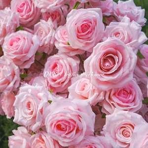 Vente en gros d'usine de fleurs et plantes artificielles en soie, décoration florale de haute qualité, arche de fleurs artificielles en forme de cœur rose - Product Image 3