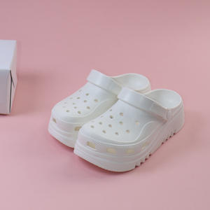 Sabots à plateforme pour femmes, kaki, blanc, noir, épaisseur moyenne, talon de 3 cm, confortables, bout fermé, chaussures de plage d'été, à porter en toutes saisons - Product Image 4