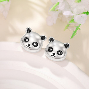 simpatici orecchini a forma di panda, gioielli minimalisti a forma di animale per donna, accessorio regalo per l'uso quotidiano - Product Image 2