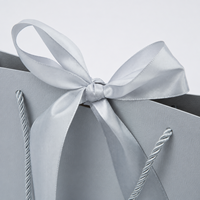 Sac cadeau de luxe en papier kraft fait main, recyclable, biodégradable et écologique, avec logo personnalisé, ruban, nœud et poignées en corde pour boutique
