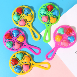 Hochet à cinq clochettes en plastique pour bébé de 0 à 24 mois, jouet d'éveil unisexe - Product Image 2