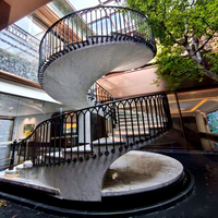 Escalier en colimaçon rotatif sur mesure pour villa, extérieur, en acier, bois, fer forgé, bois massif, verre