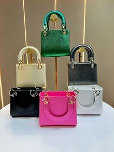 Borse <span class=keywords><strong>da</strong></span> sera eleganti 2026 <span class=keywords><strong>da</strong></span> donna, pochette alla moda con catena, borse formali <span class=keywords><strong>da</strong></span> matrimonio, borsa <span class=keywords><strong>da</strong></span> donna in pelle PU con motivo coccodrillo - Product Image 2