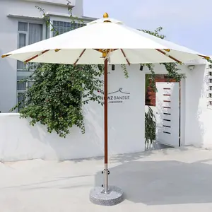 Bagian tengah kayu tiang payung luar ruangan warna disesuaikan untuk Restoran pantai taman payung furnitur