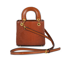 Sac à main carré pour femme à motif crocodile avec bandoulière amovible, décoration logo, style classique, sac à bandoulière pour usage quotidien
