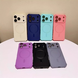 Funda Magnética Mate de TPU con Protección en las Cuatro Esquinas para iPhone 16 Pro Max, con Protector de Lente de Cámara - Product Image 2