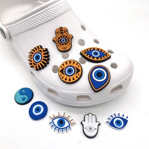 Oeil de diable drôle dessin animé trou PVC unisexe sabot breloque chaussures fleur chaussure boucle jardin accessoires décoratifs - Product Image 4