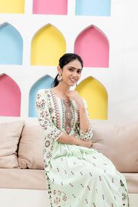 Elegante conjunto de Kurti de algodón étnico con intrincado bordado disponible en diferentes colores mejor Kurti para festivales - Product Image 3