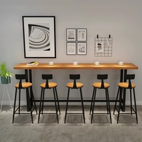 Comptoir de bar en bois massif moderne Table et chaise combinaison bar Restaurant Meubles comptoir de bar Table tabouret haut Utilisation commerciale