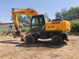 รถขุดมือสอง 21 ตัน ยี่ห้อฮุนได รุ่น 210W-7 สมรรถนะสูง พร้อมเครื่องยนต์ 5.9 ลิตร กำลัง 124 กิโลวัตต์  มอเตอร์เกียร์และปั๊มรวมอยู่ด้วย - Product Image 2