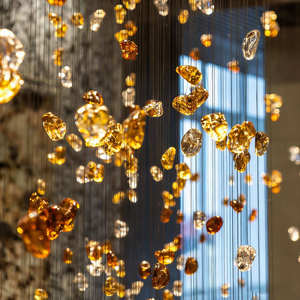 Lustre moderne en cristal doré, luminaire LED suspendu pour grand salon, décoration, blanc chaud 2700K, couvercle en acrylique, base en métal - Product Image 3