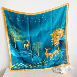 Sciarpa Lunga in Seta di Lusso con Motivi Floreali e Faunistici in Verde Acqua per Acconciature e Scialle, Elegante Accessorio Moda con Motivi Animali - Product Image 6