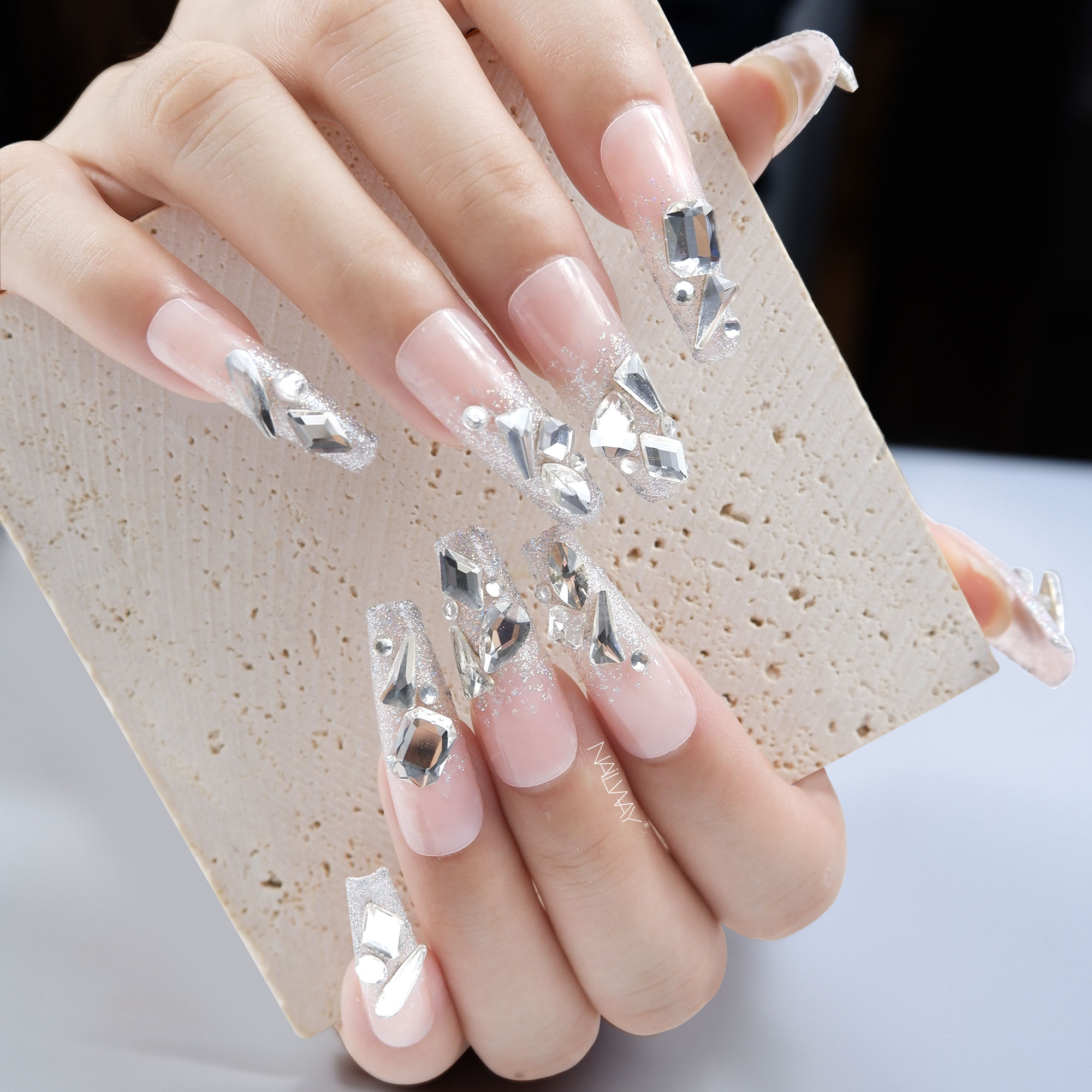 Diamond nails4