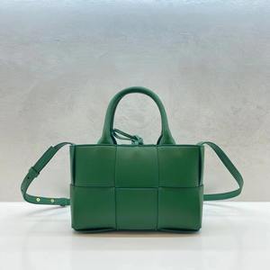 2023 printemps et été nouveau <span class=keywords><strong>sac</strong></span> fourre-tout tressé en <span class=keywords><strong>cuir</strong></span> mini niche all-match <span class=keywords><strong>sac</strong></span> pour <span class=keywords><strong>femme</strong></span> - Product Image 3