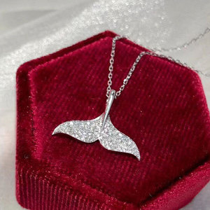 Collar con colgante de cola de sirena chapado en plata con circonita cúbica para mujer, joyería de regalo para uso diario - Product Image 1