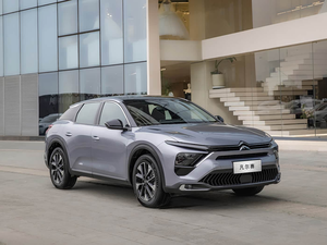 Dongfeng Citroën <span class=keywords><strong>C5</strong></span> X Nuevo Automático, Volante a la Izquierda, Turbo, Gasolina, Hatchback 2023, Techo Panorámico - Product Image 1