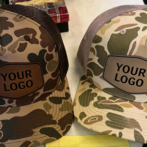 Casquette de golf 5 panneaux personnalisée en cuir camouflage avec logo OEM, imperméable, perforée, à visière plate et filet, style baseball - Product Image 5