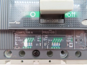 Nuevo y Original SACE Tmax T2S 160 4 Polos PR221DS para PLC, Amplia Experiencia Técnica con Solida Experiencia en Mantenimiento Industrial - Product Image 2