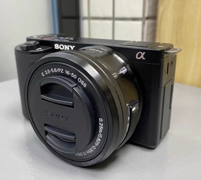 Used Original Sonyy ZV-E/ZVE10 4K CMOS Sensor Cheap Camera 16-50mm Lens Vlog SD Card 2"-3" Screen <2x Zoom Lithium Battery