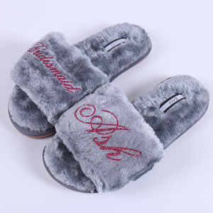 Logo personalizzato paillettes tinta unita <span class=keywords><strong>pantofole</strong></span> di pelliccia per le donne nuovo stile al coperto all'aperto matrimonio bianco peluche punta aperta per la <span class=keywords><strong>casa</strong></span> <span class=keywords><strong>pantofole</strong></span> - Product Image 6