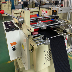 Machine multifonctionnelle de déroulage, de laminage, de découpe et d'élimination des déchets pour rouleaux de PVC - Product Image 3