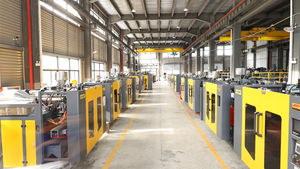 Máquina de Moldeo por Soplado por Extrusión Multicapa 2S12L-DT con Cabezal de Extrusión Multicapa - Product Image 4