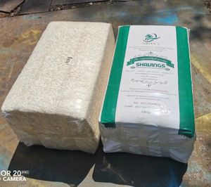 1kgから30kgの木材削りくず/おがくず包装機、エンジンをコアコンポーネントとして搭載、5kg、10kg、20kg、25kgのオプションあり - Product Image 1