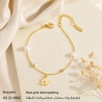 Bracelet ajustable chic et élégant en acier inoxydable 304/316 plaqué or 18 carats avec breloque fleur pour femme, bijou décontracté pour le quotidien