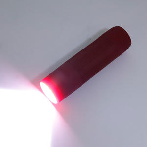 Mini Linterna LED Ningbo, Funciona con Pilas AAA, Portátil, para Uso en Exteriores y en el Hogar, Ultra Ligera, Delgada, de Plástico - Product Image 4