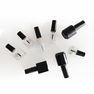 Flacon de vernis à ongles en plastique transparent noir carré vide de 5 ml, 8 ml, 10 ml, avec pinceau, pour sérigraphie personnalisée - Product Image 6