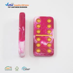 Outils de divertissement en gros Logo personnalisé de couleur rose 28pcs Double Six Domino Set pour jeu de hasard classique - Product Image 4