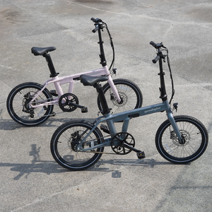 Vélo Pliant Hydraulique 7 Vitesses, Moteur Brushless, Cadre en Aluminium, Moteur Arrière, Batterie Lithium 36V, Pro, Design Pliant 20 Pouces, Compact et Portable - Product Image 5