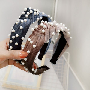 <span class=keywords><strong>Accessori</strong></span> <span class=keywords><strong>Per</strong></span> <span class=keywords><strong>capelli</strong></span> Semplice Hairband Della Perla Fasce Torsione Nodo di Velluto <span class=keywords><strong>per</strong></span> le Donne Decorazione Dei <span class=keywords><strong>Capelli</strong></span> Delle Donne Della Ragazza Della Signora <span class=keywords><strong>Capelli</strong></span> <span class=keywords><strong>Accessori</strong></span> HY - Product Image 4