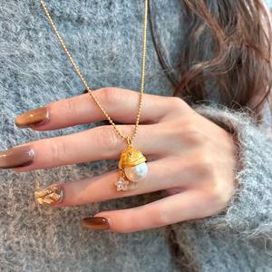 Collier en perles <span class=keywords><strong>d</strong></span>'imitation avec pendentif <span class=keywords><strong>chapeau</strong></span> de Noël Little Red Book, pour femme, léger et sportif, en alliage de zinc électroplaqué, chaîne en bambou, idéal pour l'<span class=keywords><strong>été</strong></span> - Product Image 3