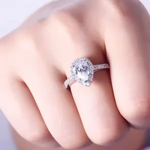 फैशन गहने निर्माता महिलाओं चांदी 925 के छल्ले घन Zirconia हीरा नाशपाती के आकार चांदी उंगली की अंगूठी शादी के छल्ले s925