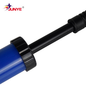 Mini Bomba de Aire Manual Portátil de Plástico Azul de 240 mm para Balones de Baloncesto y Fútbol - Product Image 4