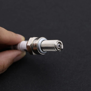 Candela di accensione di ricambio CR8E da 10 mm per moto Benelli <span class=keywords><strong>BN</strong></span> <span class=keywords><strong>251</strong></span> TNT25 BN302 TNT300 BN600 TNT600 TRK502 - Product Image 3