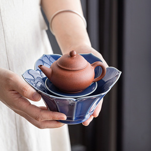 Support à théière en céramique Lotus, poterie Dehua, forme irrégulière, support Gaiwan pour thé Kung Fu, utilisation pour le thé de l'après-midi - Product Image 1
