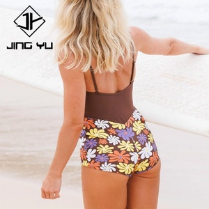 Combinaison de surf de haute qualité, imprimé vintage, confortable, bretelles fines, vacances, combinaison de surf personnalisée en nylon recyclé - Product Image 2