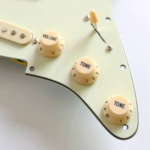 Donlis flatwork Alnico Pickup ds55 Prewired bạc hà màu xanh lá cây ST Guitar <span class=keywords><strong>Pickguard</strong></span> SSS nạp cho chất lượng handmade Guitar Xây Dựng Bộ dụng cụ - Product Image 5