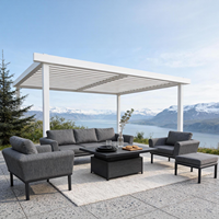 Ensemble de conversation scandinave pour l'extérieur avec structure en aluminium, coussins personnalisables et table basse relevable pour terrasse en bord de lac de style nordique