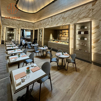 Ensemble de mobilier de restaurant moderne, chaises de salle à manger grises avec banquette rayée orange et blanche, canapé de café et tables assorties pour café