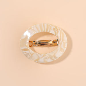 Pinces à <span class=keywords><strong>cheveux</strong></span> ovales creuses vintage personnalisées Mi Dairy pour volumiser les <span class=keywords><strong>cheveux</strong></span> Grandes pinces à <span class=keywords><strong>cheveux</strong></span> en acétate géométrique faites à la main - Product Image 3