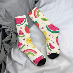 Chaussettes Crew personnalisables avec impression de dessin animé absorbant la sueur et brodée de contraste de couleur pour l'approvisionnement ODM de la saison d'automne - Product Image 4
