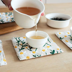 Posavasos Rectangular de Lino y Algodón con Bordado de Margaritas, Aislante del Calor, para Tazas de Té - Product Image 1