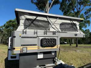 Mini caravane de voyage en aluminium personnalisée avec lit coulissant, design pliable et imperméable pour le <span class=keywords><strong>camping</strong></span> et les voyages en plein air - Product Image 4