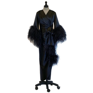 Robe de nuit longue en satin de soie personnalisée pour femmes, vêtements de nuit de mariage, pyjama à cordon, robe kimono <span class=keywords><strong>abaya</strong></span> avec plumes d'autruche - Product Image 1